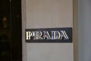 personal shopper prada