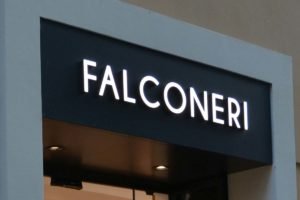 personal shopper falconeri